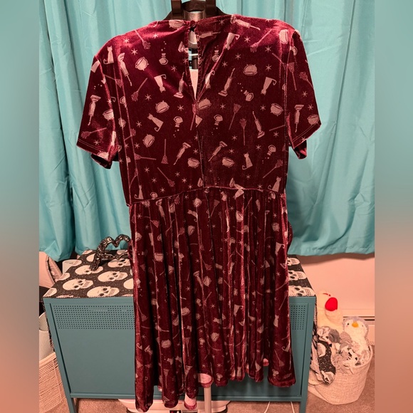 Torrid Disney hocus pocus 1x Dress with pockets - Picture 3 of 7